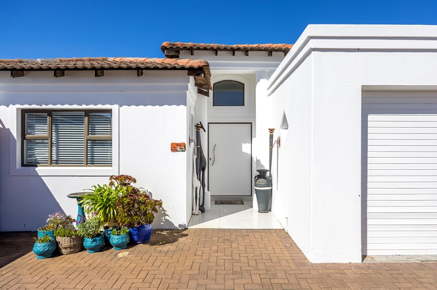 5 Bedroom Property for Sale in Parklands Western Cape